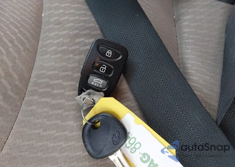 2016 Hyundai Elantra Se z USA, uszkodzony, nr VIN 5NPDH4AE3GH655097